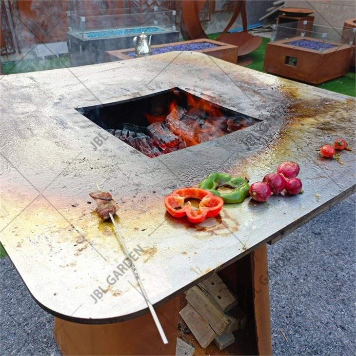 Outdoor Grill With Stove
