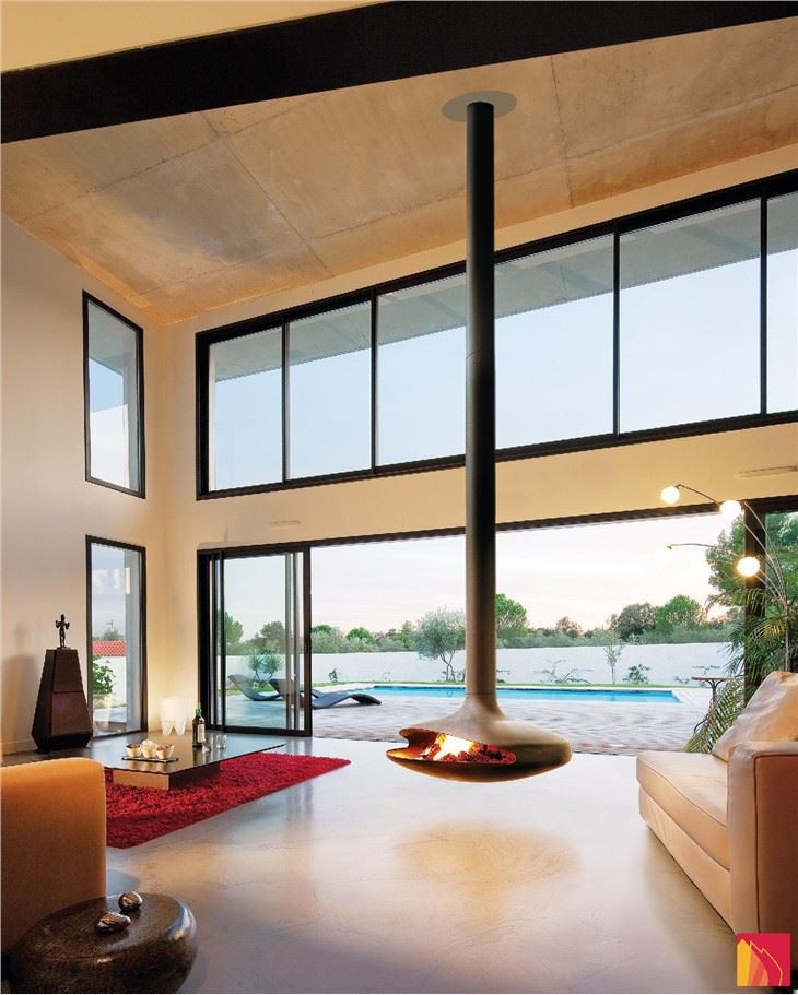 Strešný závesný krb