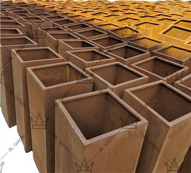 Závesné kvetináče z ocele Corten