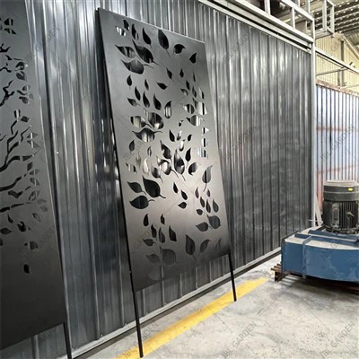 Panely obrazovky s práškovým nástrekom