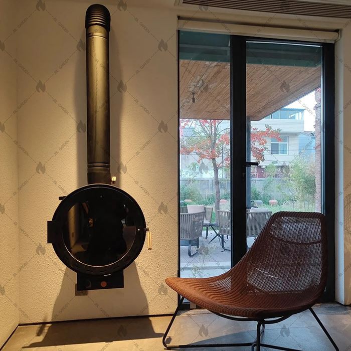 Čierny okrúhly nástenný krb