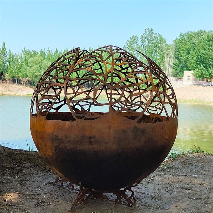 Ohnivá guľa Corten Steel Sphere