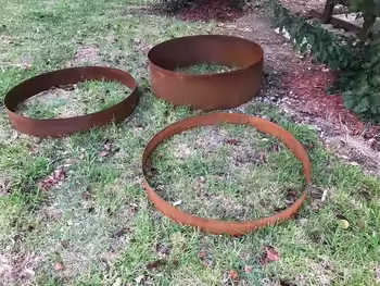 Prispôsobené okraje trávnika z Cortenovej ocele