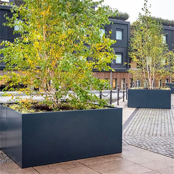 Kovové vonkajšie kvetináče